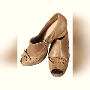 Miss Albright Specialty Antropologie Women's Tan Peep-Toe Leather Bootie Sz 6B